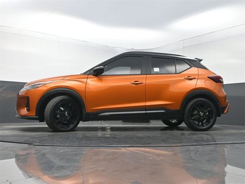 Used 2022 Nissan Kicks SR w/ Interior Electronics Package image 25