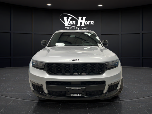 Used 2024 Jeep Grand Cherokee L Limited w/ Black Appearance Package AWD/4WD image 2
