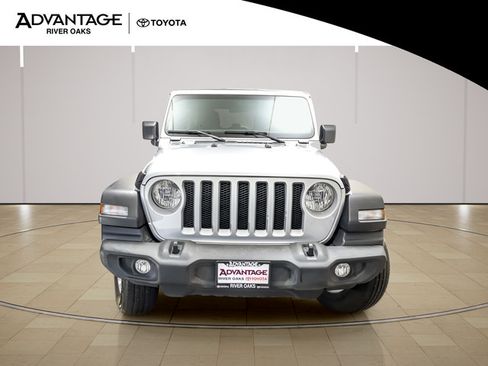 Used 2023 Jeep Wrangler Unlimited Sport AWD/4WD image 3