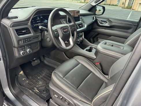 Used 2022 GMC Yukon SLT w/ SLT Premium Package AWD/4WD image 14