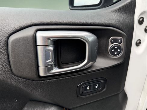 Used 2021 Jeep Wrangler Unlimited Sahara image 23