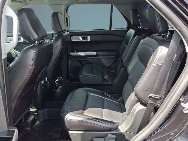 Used 2022 Ford Explorer Limited w/ Equipment Group 301A AWD/4WD image 7