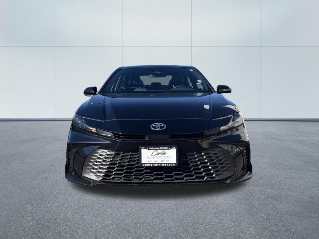 Used 2025 Toyota Camry SE FWD image 2