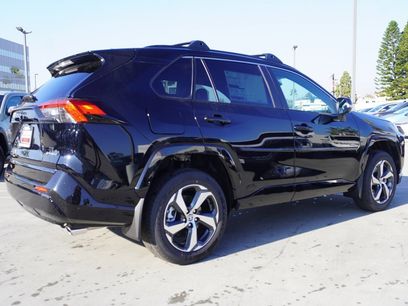 New 2025 Toyota RAV4 SE