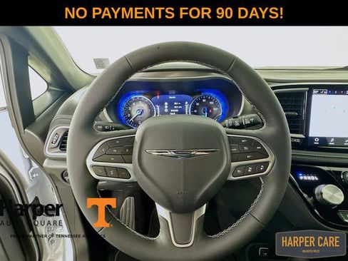 New 2026 Chrysler Pacifica Select image 14