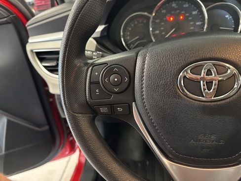 Used 2014 Toyota Corolla LE FWD image 29