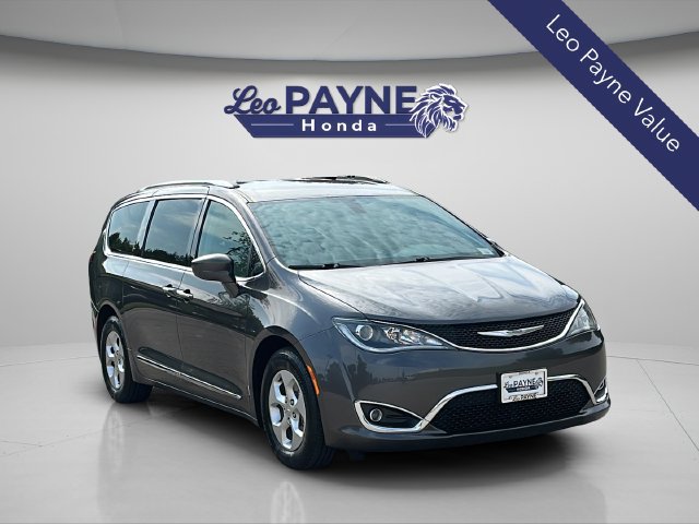 Used 2017 Chrysler Pacifica Touring-L Plus FWD image 1