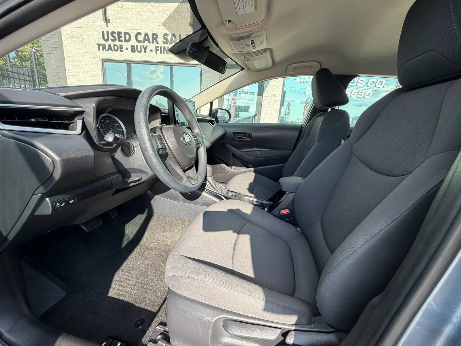 Used 2022 Toyota Corolla LE FWD image 45