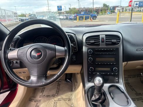 Used 2006 Chevrolet Corvette Convertible w/ Preferred Equipment Group RWD image 12