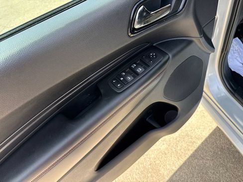 Used 2025 Dodge Durango GT AWD/4WD image 11