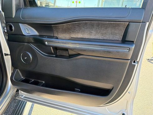 Used 2021 Ford Expedition Limited image 14