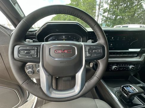 Certified 2023 GMC Sierra 1500 SLT w/ SLT Premium Package AWD/4WD image 11