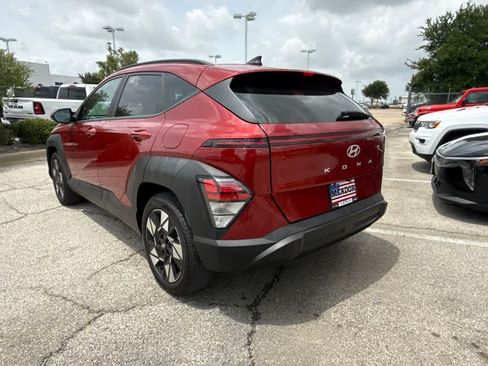 Used 2025 Hyundai Kona SEL FWD image 3