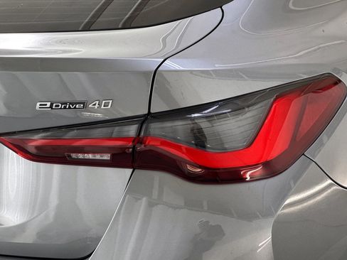 Used 2025 BMW i4 eDrive40 w/ Premium Package RWD image 29