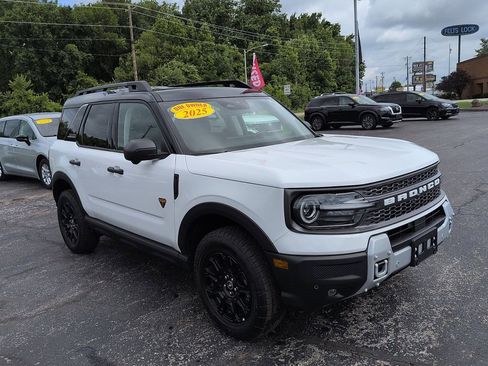 Used 2025 Ford Bronco Sport Badlands AWD/4WD image 1