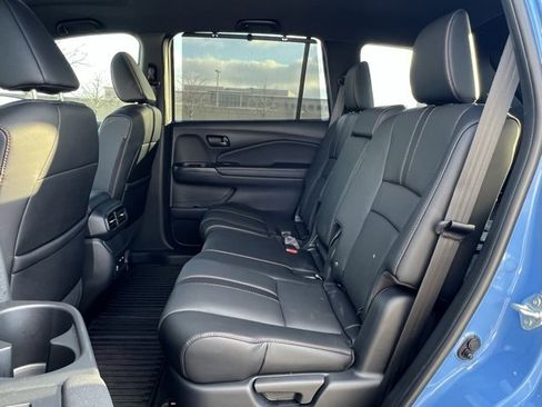 Certified 2025 Honda Passport TrailSport image 32