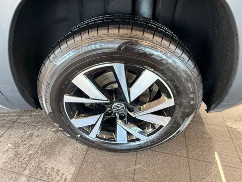 Used 2021 Volkswagen Atlas Cross Sport SE image 37