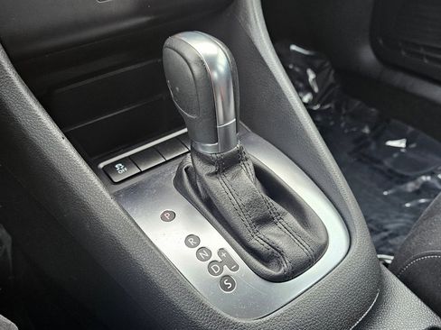 Used 2014 Volkswagen Golf 4-Door image 12