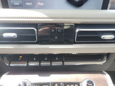 Certified 2023 Lincoln Aviator Reserve w/ Equipment Group 201A AWD/4WD image 40