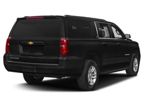 Used 2015 Chevrolet Suburban LT w/ Luxury Package AWD/4WD image 2