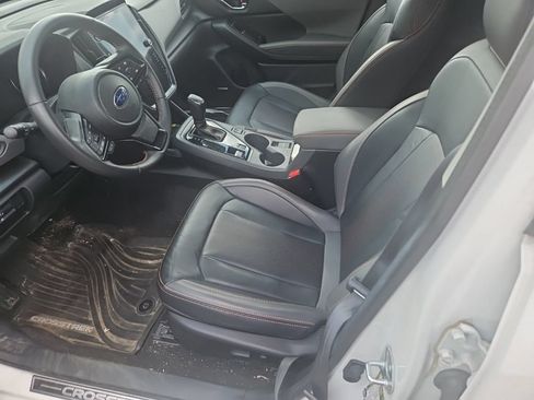 Used 2024 Subaru Crosstrek 2.5i Limited AWD/4WD image 3