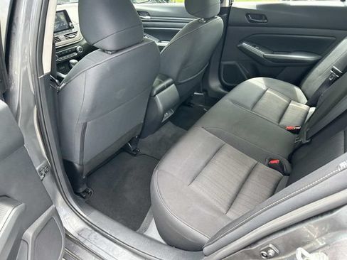 Used 2025 Nissan Altima 2.5 SV FWD image 18