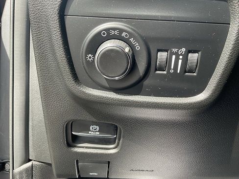 Used 2024 Jeep Grand Cherokee Laredo w/ Trailer Tow Package image 20