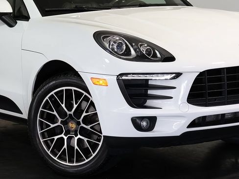Used 2017 Porsche Macan AWD/4WD image 8