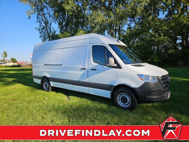 Used 2025 Mercedes-Benz Sprinter 2500 image 1