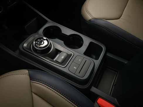 New 2025 Ford Maverick Lariat w/ 4K Tow Package image 17