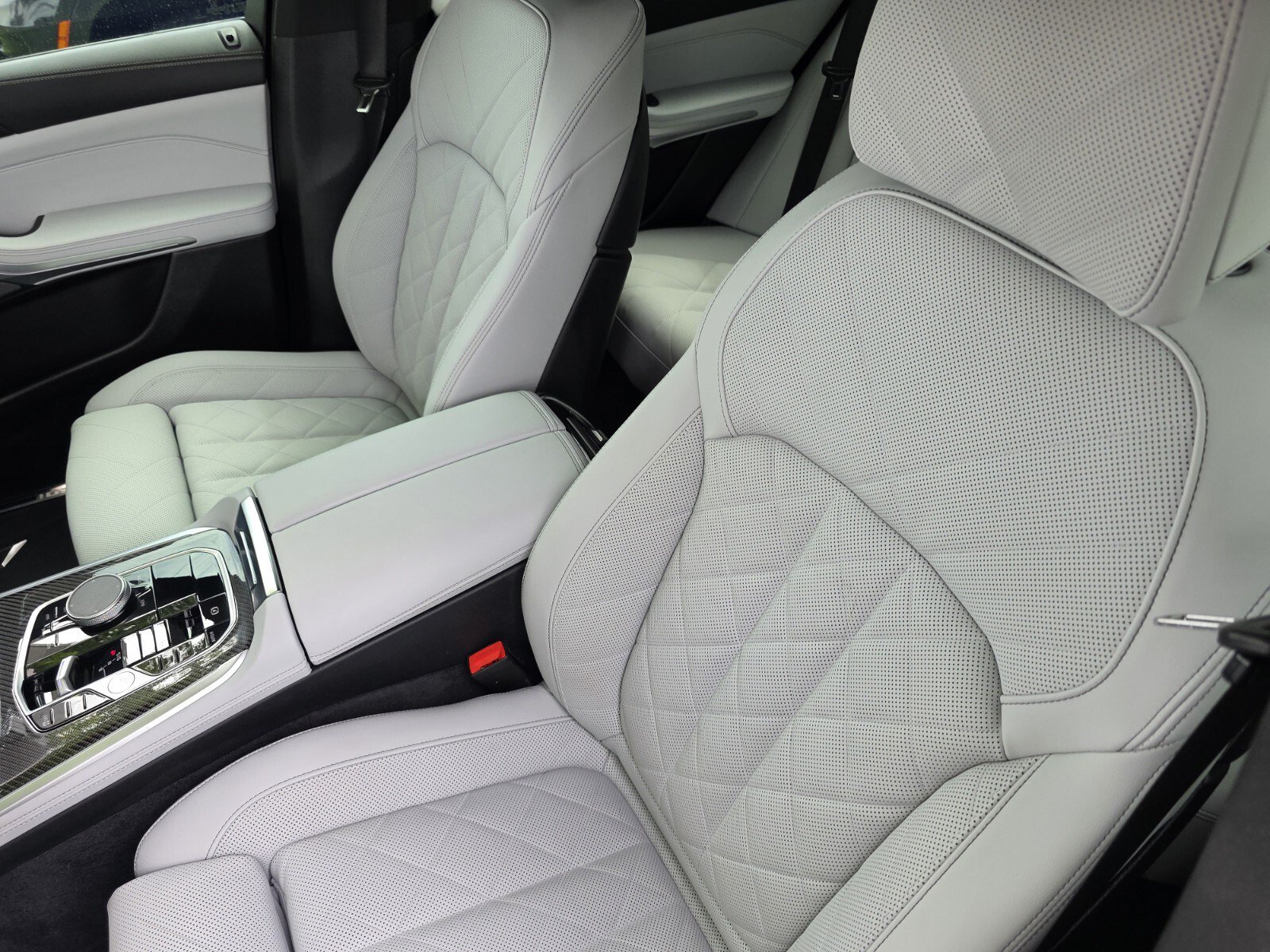 Used 2025 BMW X5 M60i w/ Climate Comfort Package AWD/4WD image 12
