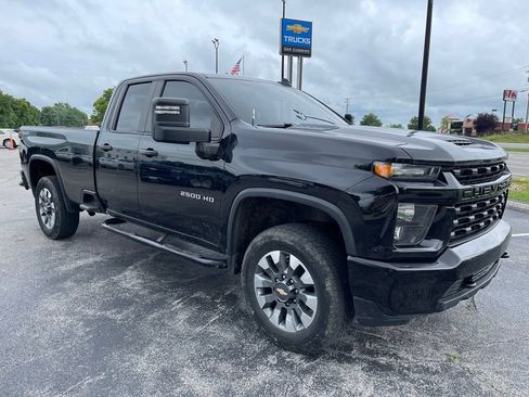 Used 2022 Chevrolet Silverado 2500 Custom w/ Custom Value Package AWD/4WD image 2