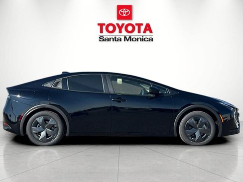 New 2026 Toyota Prius Plug-In Hybrid FWD image 2