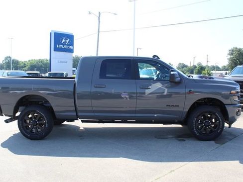 New 2026 RAM 2500 Laramie AWD/4WD image 6