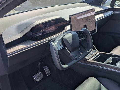 Used 2023 Tesla Model X image 13