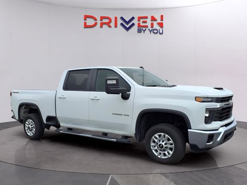 Used 2024 Chevrolet Silverado 2500 LT image 7
