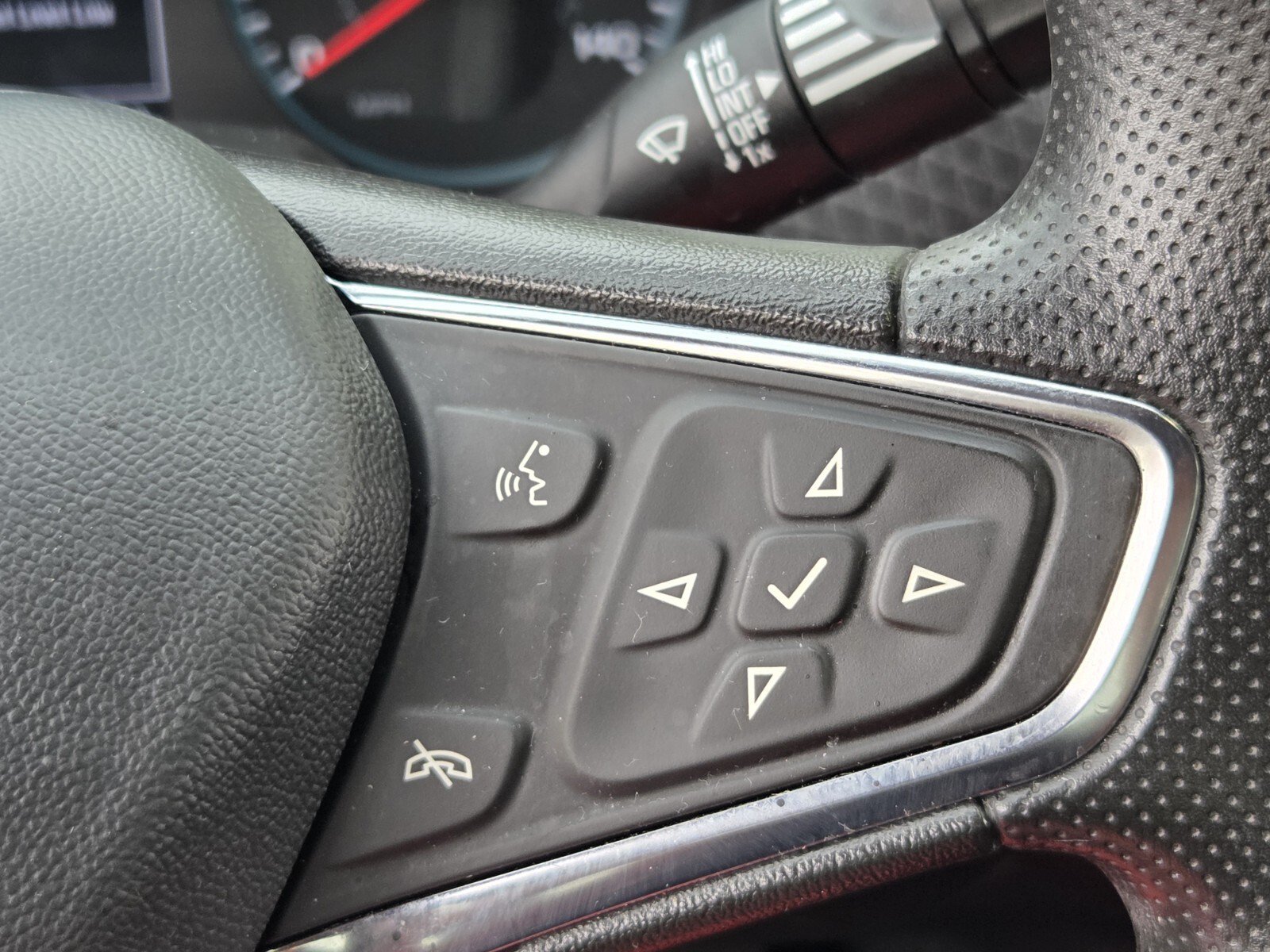 Used 2024 Chevrolet Malibu LT FWD image 23