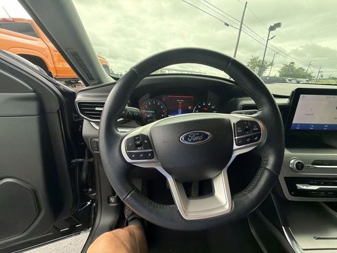 Used 2023 Ford Explorer XLT w/ Equipment Group 202A AWD/4WD image 14