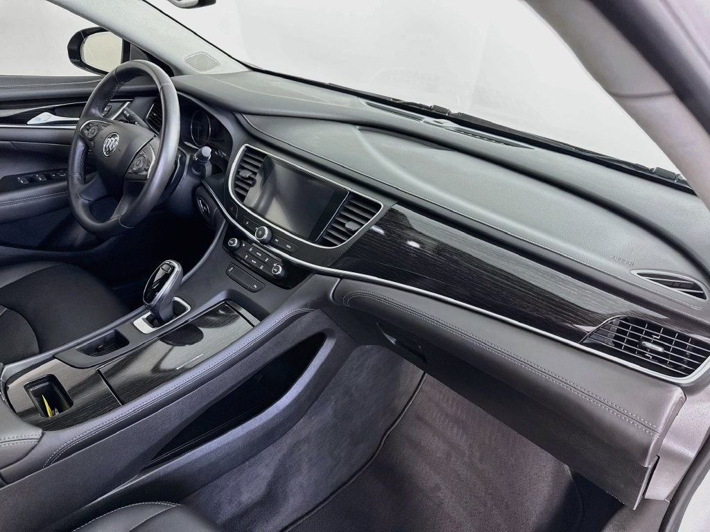Used 2017 Buick LaCrosse Essence FWD image 30
