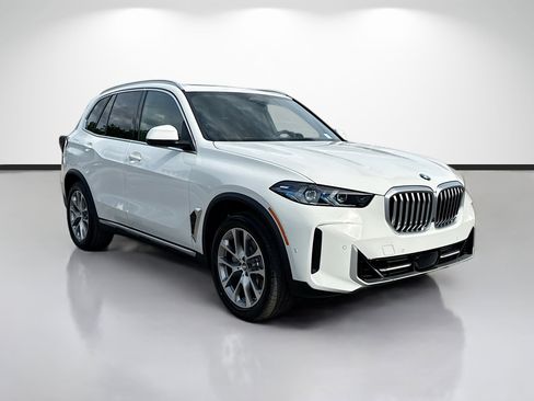 New 2026 BMW X5 sDrive40i w/ Parking Assistance Package RWD image 1