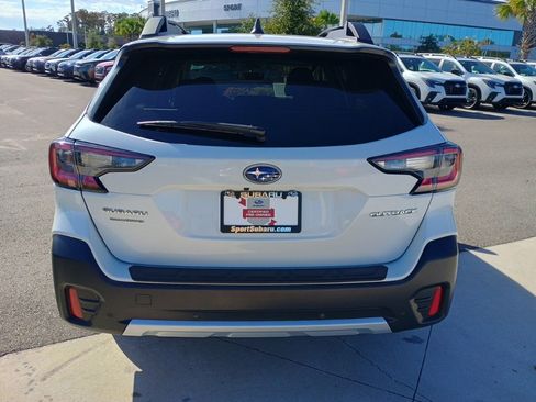 Certified 2022 Subaru Outback Limited image 6