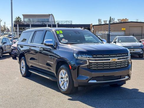 Used 2023 Chevrolet Suburban Premier RWD image 5