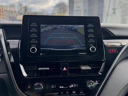 Used 2024 Toyota Camry SE image 15