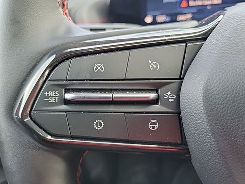 Used 2025 Chevrolet Traverse RS image 26