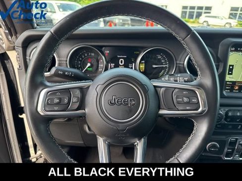 Used 2023 Jeep Wrangler Unlimited Sahara w/ Cold Weather Group AWD/4WD image 11