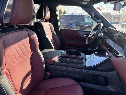 New 2026 INFINITI QX80 Autograph w/ Premium Cargo Package AWD/4WD image 22