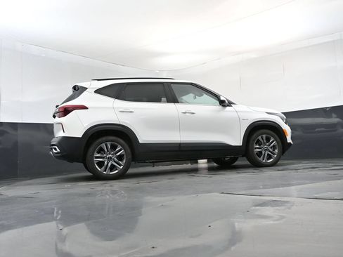 Used 2023 Kia Seltos S w/ Navigation Package AWD/4WD image 24