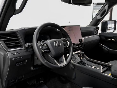 Used 2024 Lexus GX 550 w/ Accessory Package (2T) AWD/4WD image 6