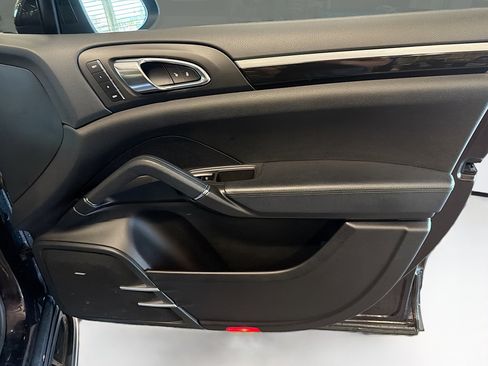 Used 2012 Porsche Cayenne image 34