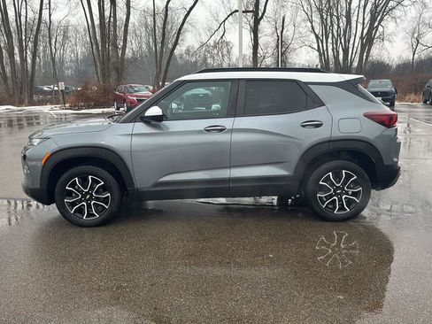 Used 2021 Chevrolet TrailBlazer ACTIV w/ Sun and Liftgate Package image 2